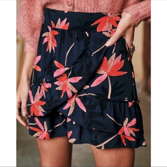 EUC Sezane Carolina Floral Ruffle Mini Skirt Navy 34, 2 - Picture 1 of 5